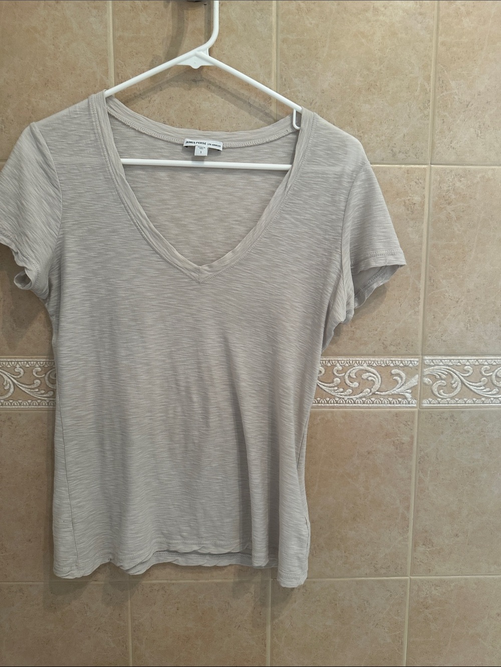 James Perse Short Sleeve V-Neck Tee in Light grey